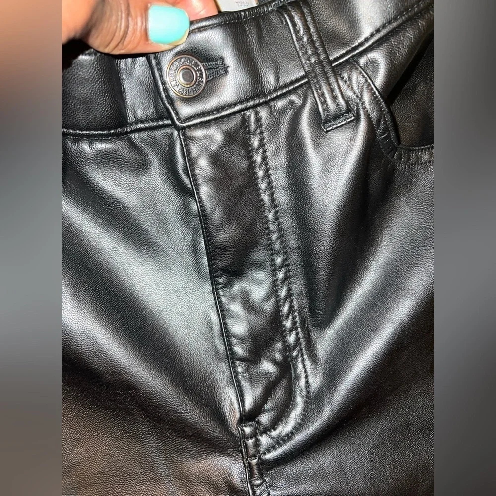 Abercrombie&Fitch Faux Leather 90s Relaxed Jean Ultra High Rise Pants size 25/0S - Picture 6 of 9